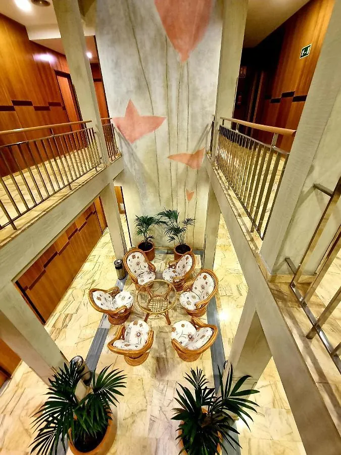 Flor Parks Hotel Barcelona 3*,