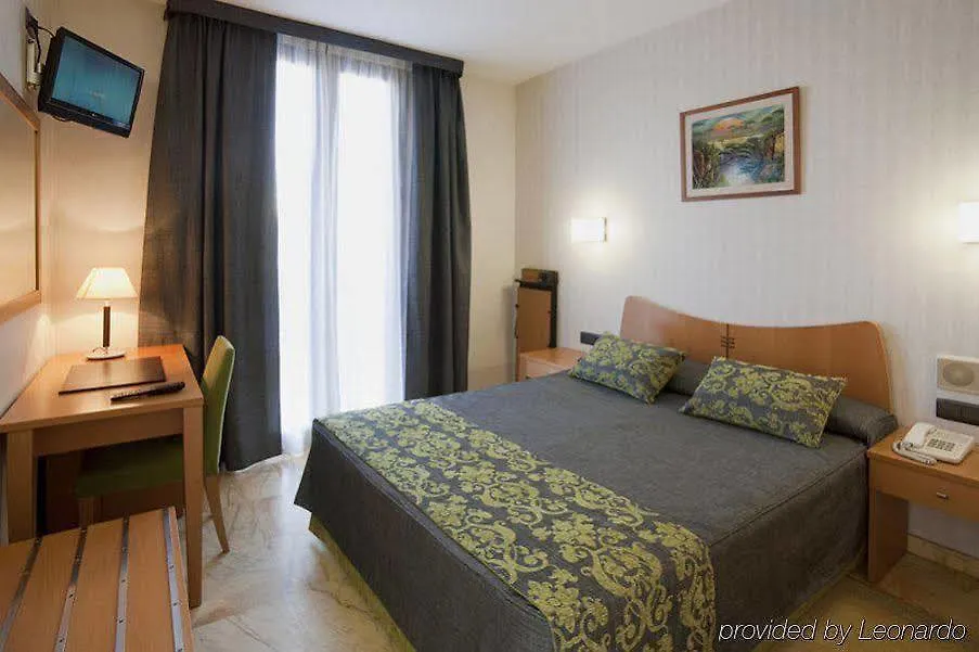 Flor Parks Hotel Barcelona 3*,